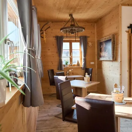 Margit's Ranch Urlaub Am Pferdehof 住宿加早餐酒店 锡尔茨